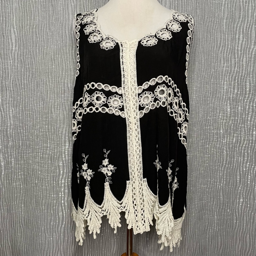 Ana & Rose oversized embroidered tank